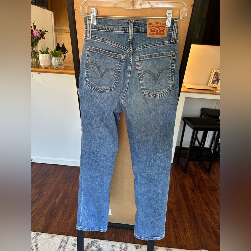 Levi's Classic Straight Leg Blue Jeans - Picture 3 of 5